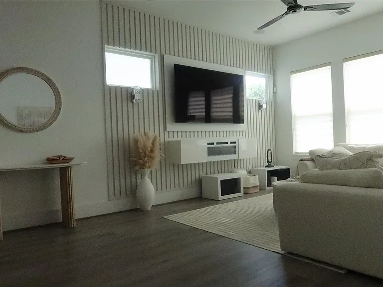 4810 Cochran St — Photo 8