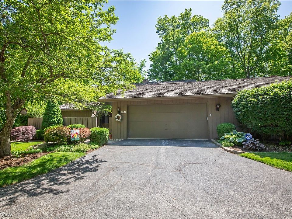 1st image of 560-24 Russet Woods Ln