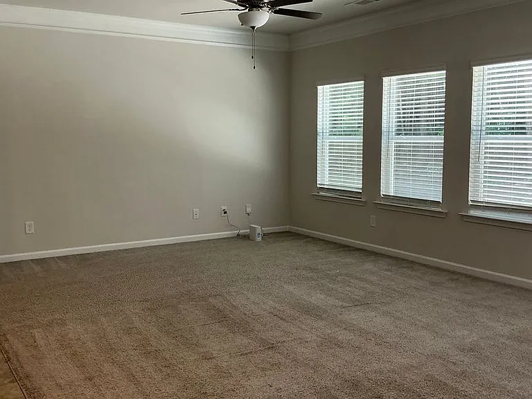 1256 Towne Square Ct — Photo 15