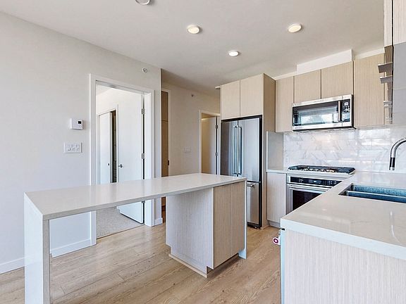 5th image of 530 N Whiting Way #503