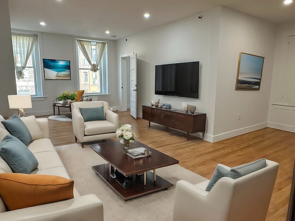 1st image of 4 Elliot St #6