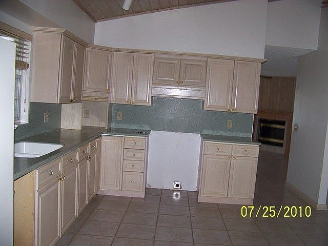2nd image of 126 Peckham St NE