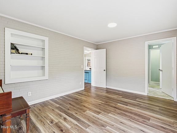 4th image of 2035 N Kerr Avenue