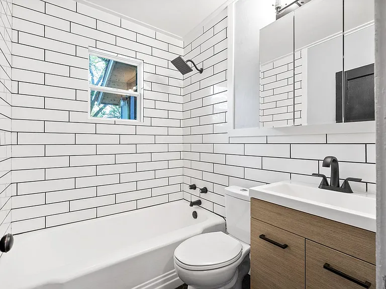 165 Liberty Pkwy — Photo 19