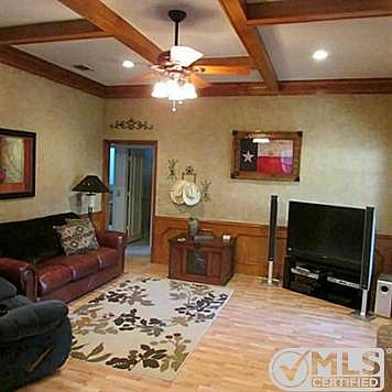 4th image of 504 Silverleaf Ct