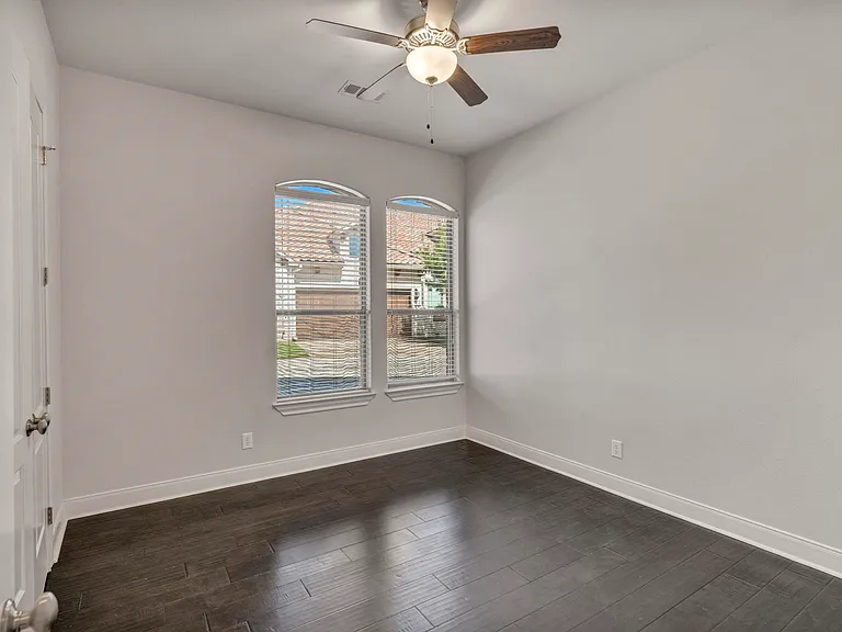 306 Enclave Cir — Photo 20
