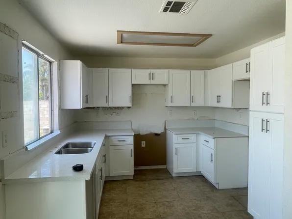 (undisclosed Address), Fontana, CA 92335