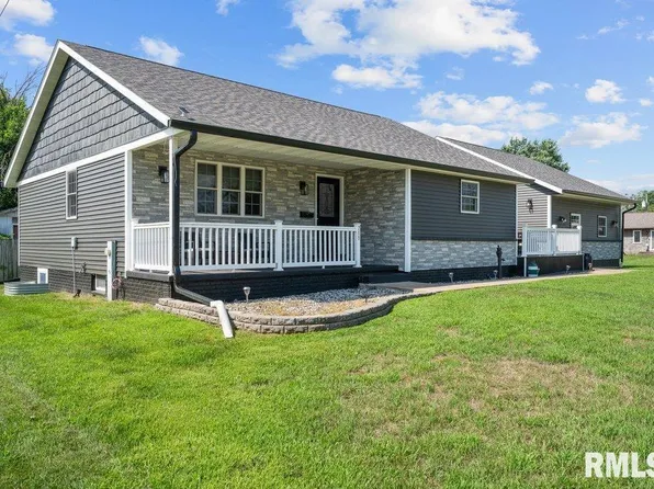 711 Scott Ct, Camanche, IA 52730