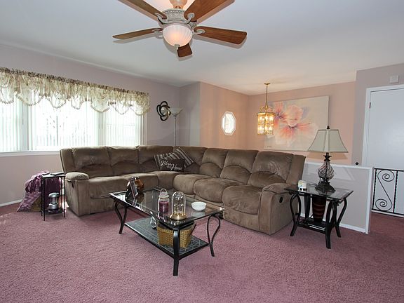 4th image of 58 Astor Dr