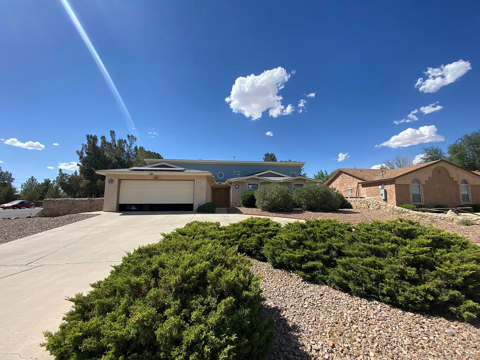 3 bed, 2100 sqft, $1,800 — Photo 2