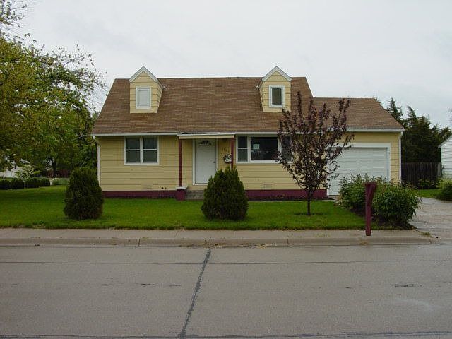 1st image of 1102 E 6th St
