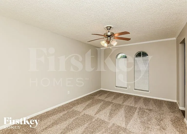 244 E Malone Ave — Photo 9