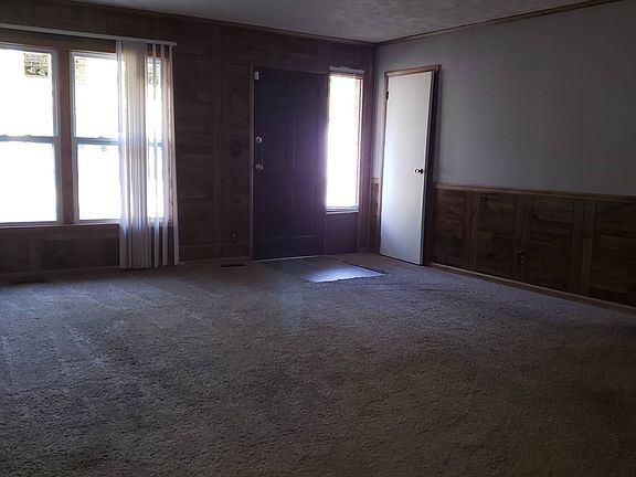 5th image of 3649 N Wittfield St
