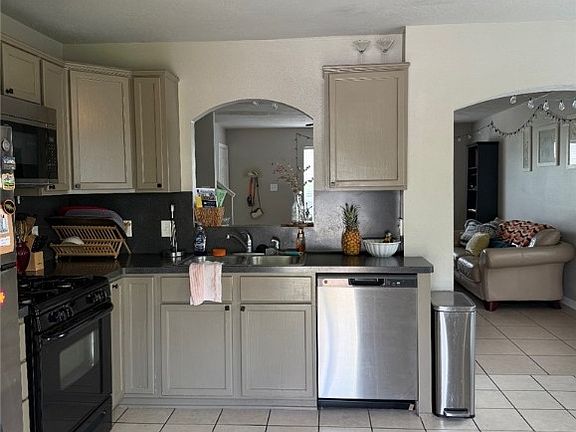 3rd image of 509 Nelson Ln