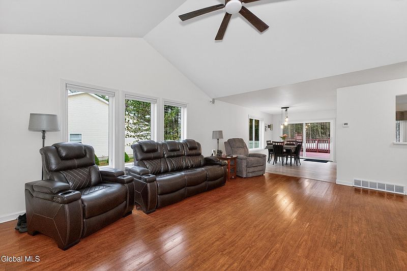 3rd image of 16 Glenview Drive