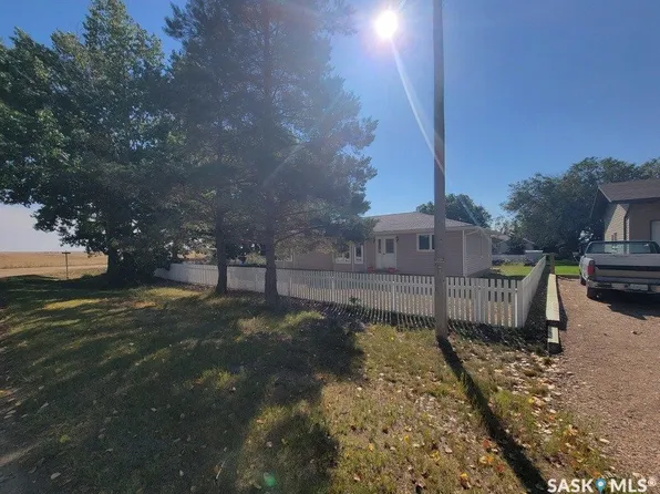 309 Third Avenue E, Pleasant Valley Rm No 288, SK S0L 1C0