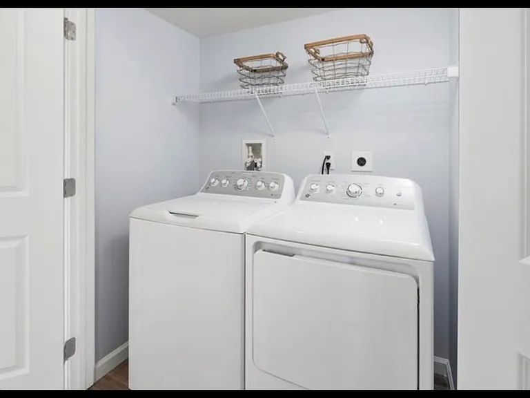 Townhouse washer & dryer