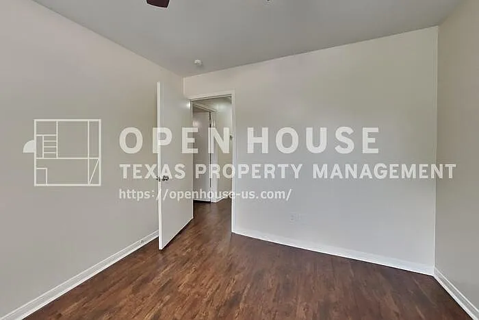 2631 Sherwood Hollow Ln — Photo 15