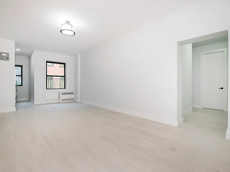 418 E 77th St #3K — Photo 2