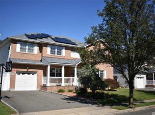 127 New York Ave, Massapequa, NY 11758