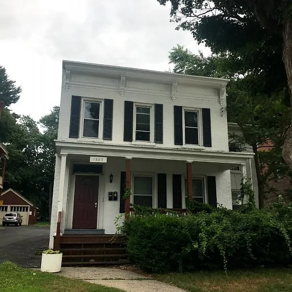 1567 Tibbits Ave — Photo 9