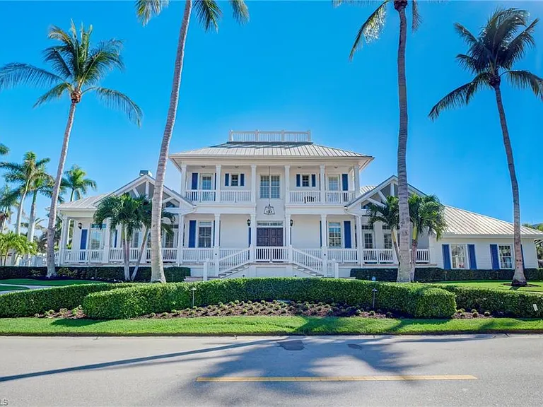 1551 Gulf Shore Blvd S — Photo 2