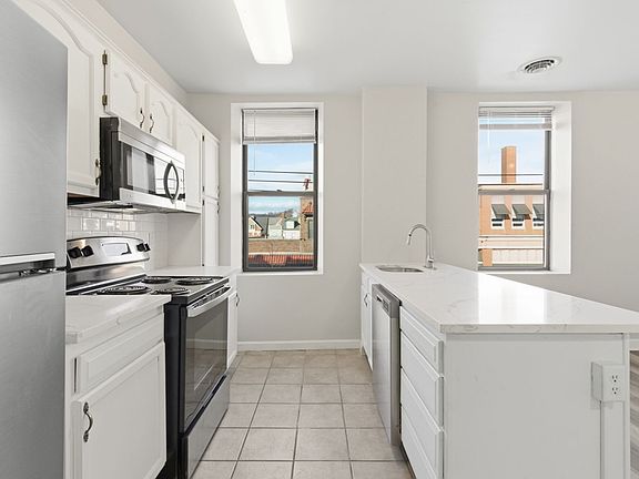 3rd image of 2322 E Carson St APT 2A