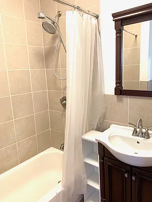 Rented by Luxury Apartments LIC | media 63