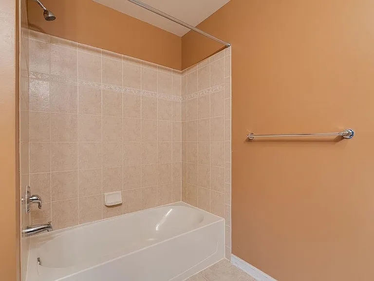 6 Carpenter Ct — Photo 15