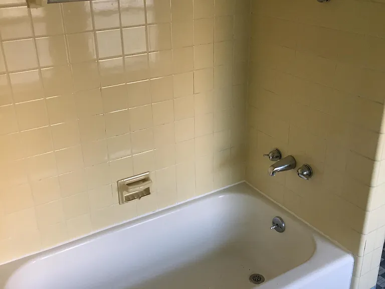 Shower/Tub