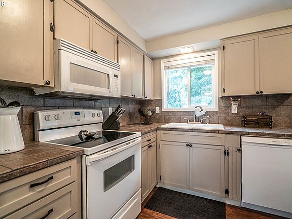 5th image of 11165 S Parkland Ct