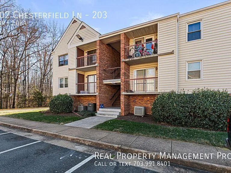 202 Chesterfield Ln #203 — Photo 1