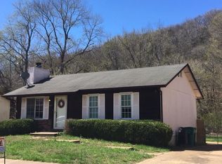 1445 Creekside Dr, High Ridge, MO 63049