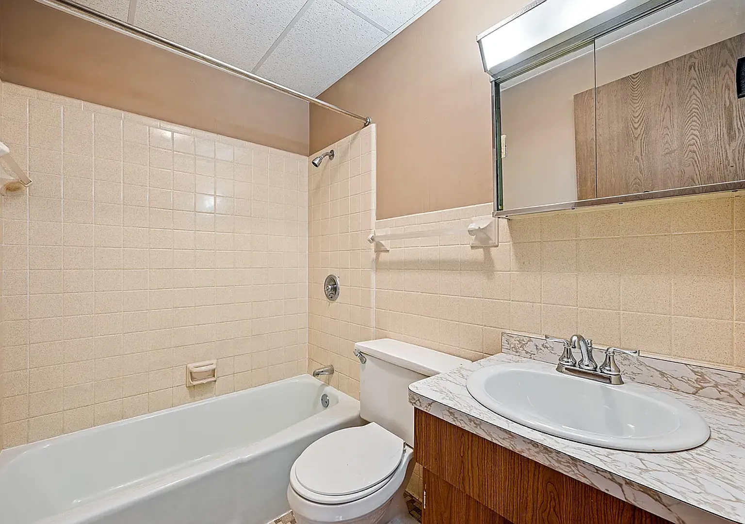 521 W 11th St. Mishawaka, IN 46544 — Photo 3