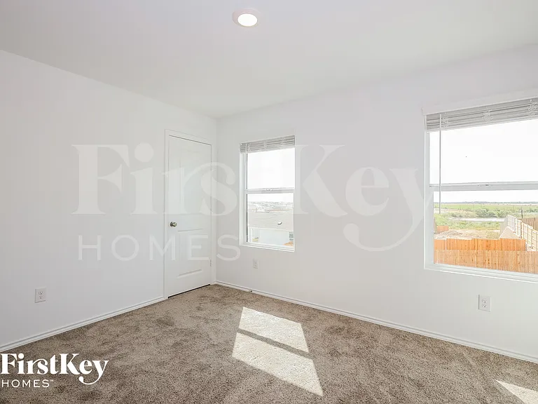 6611 Scarecrow Way — Photo 9