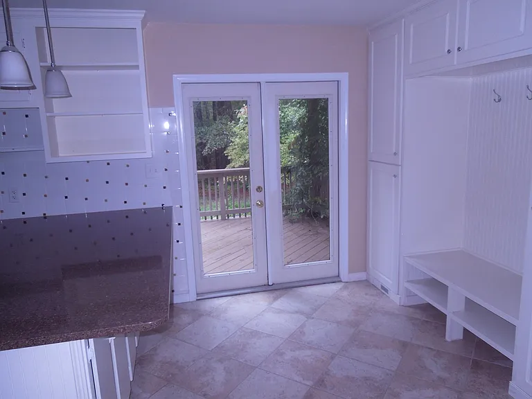 Breakfast Area w/ Built-in Lockers