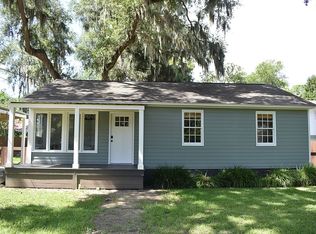 911 Laudonniere St, Beaufort, SC 29902
