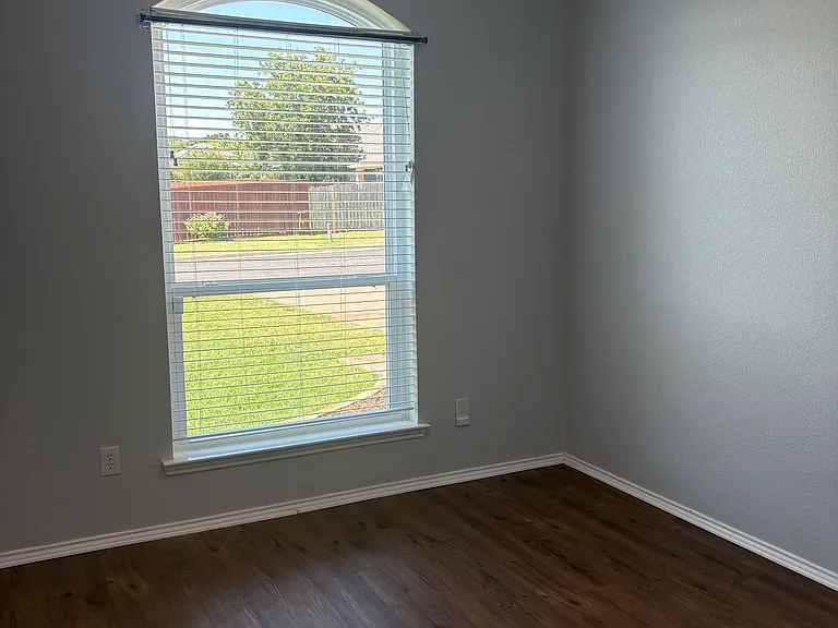 322 Dalhart Dr — Photo 28