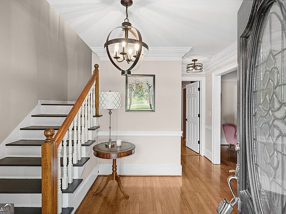 4th image of 4901 Bainbridge Ct