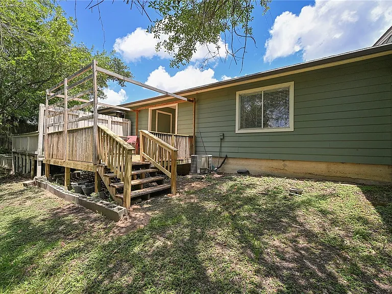 2800 Longmire Dr #9 — Photo 16