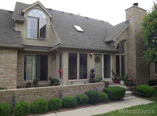 16943 Driftwood Dr, Macomb, MI 48042