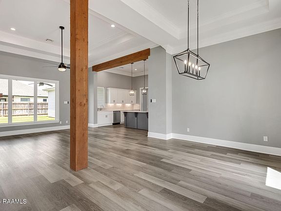 5th image of 211 Treescape Dr