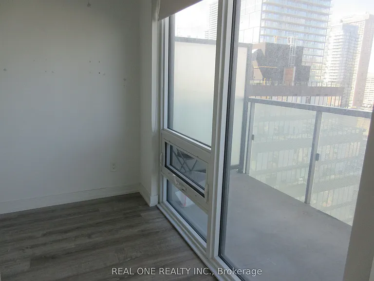 28 Wellesley St E #2207 — Photo 14