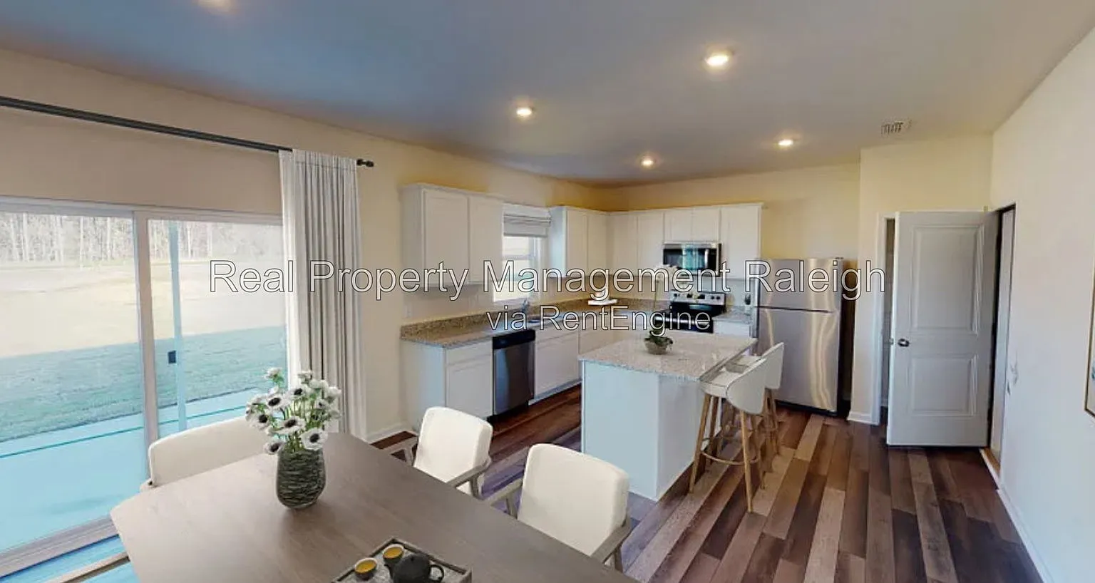 3 bed, 2.5 bath, 2083 sqft, $2,200 — Photo 2
