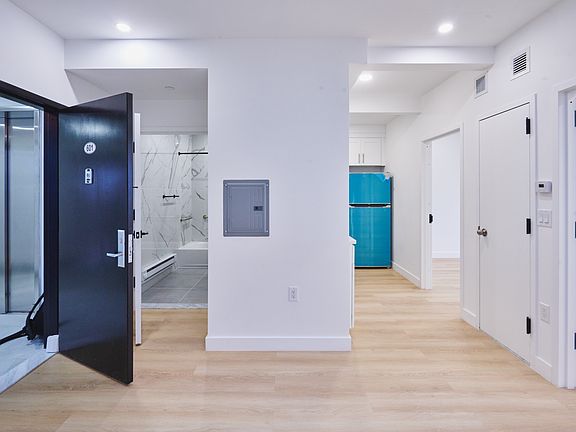 5th image of 2305 Belmont Ave #601