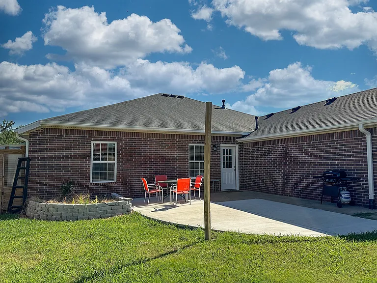 691 N Meadowlands Dr — Photo 3