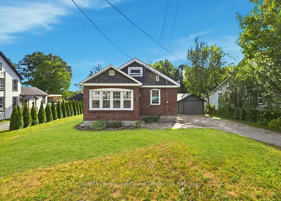 1st image of 40 Waubeek St