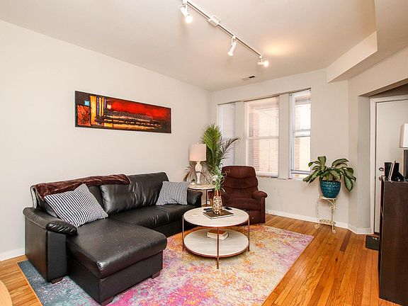 3rd image of 3644 W Diversey Ave APT 1R