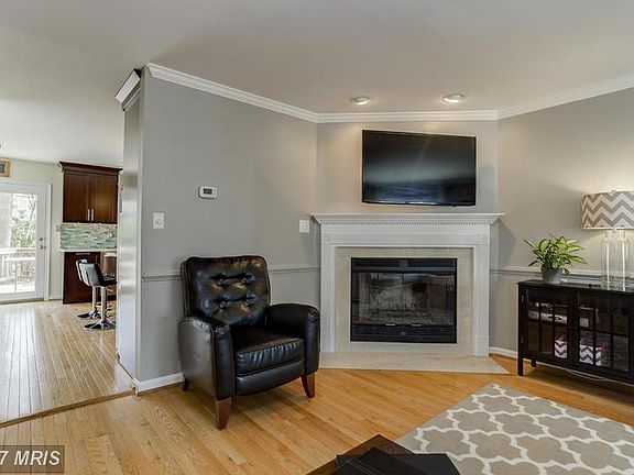 4th image of 1013 Hidden Moss Dr