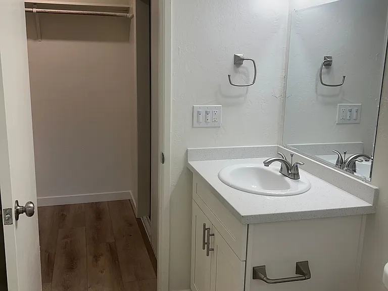 603 Johnson Ave — Photo 7